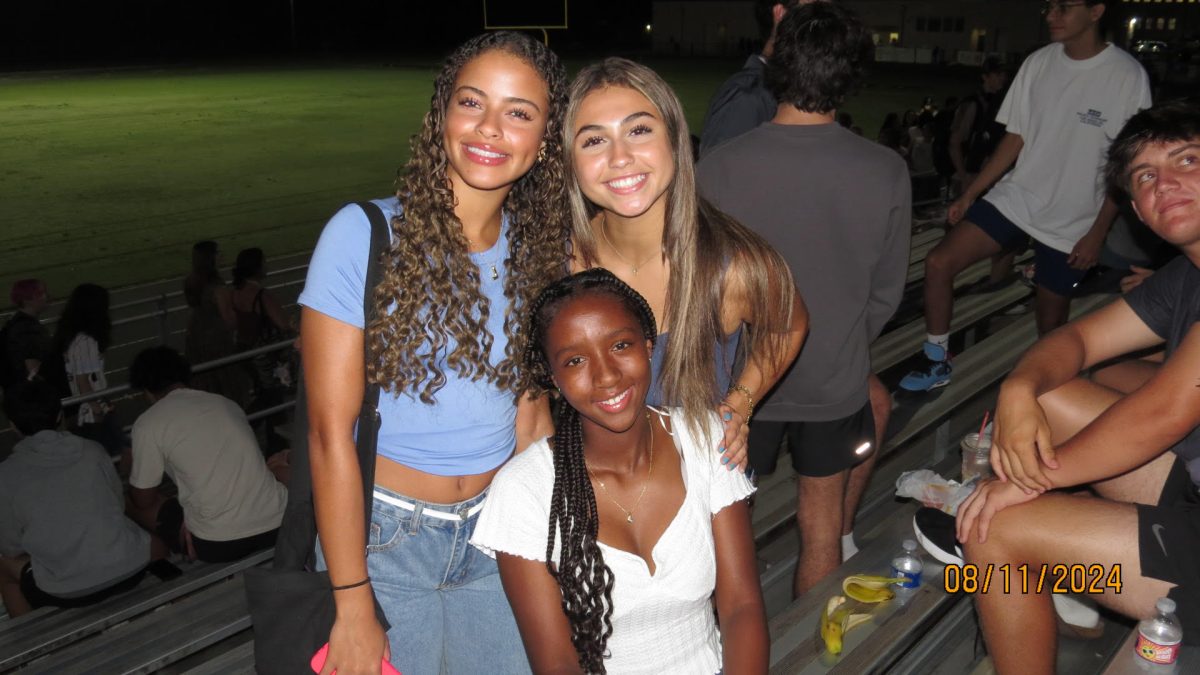 Leia and her friends excited to be at senior sunrise.