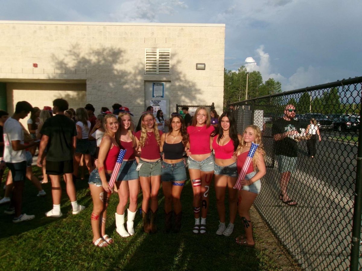 Carli Diemler, Nicole Flynt. Taylor Vogt, Lilah Gowing, Mia Walter, Sophia Soto, and Mara Crockett all showing off their seahawk pride!