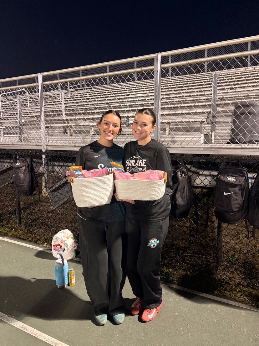 Allyson is on the left. She is a senior. This was during the game Sunalek played agsinst Alonso on friday.